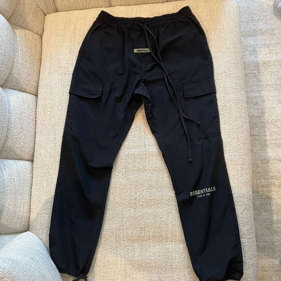 Fear of God Essentials Cargo Pants - Sz M - Picture 1 of 4